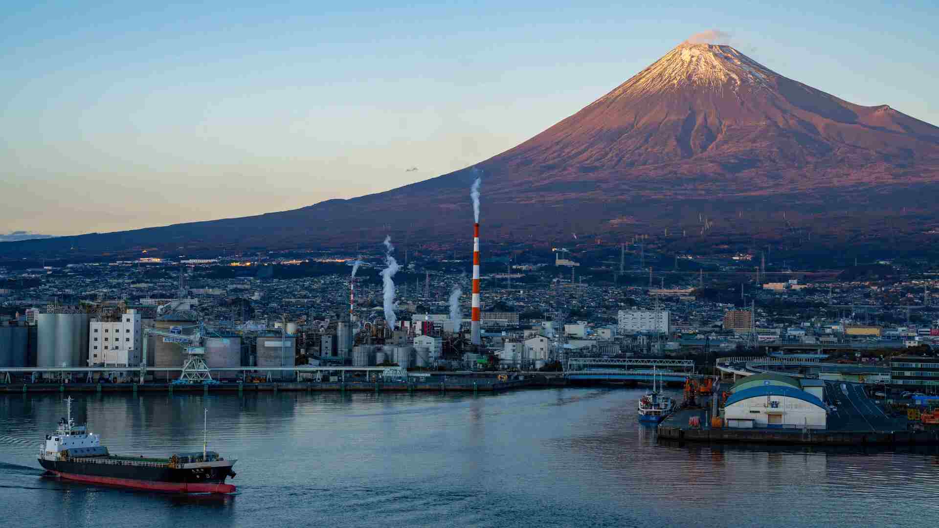 Commercial port and marine infrastructure